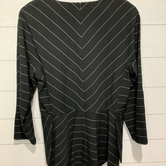 Anne Klein Black Striped Top Size 12 - Picture 2 of 14